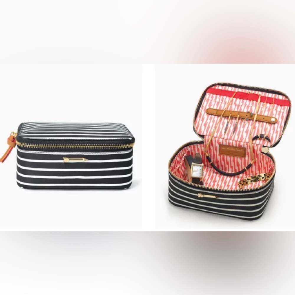 🆕 Stella & Dot Black and White Striped Travel Jewelry Box